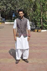 Follow the highs and lows in the life of abhimanyu who is forced to join indian politics after his father, the prime minister of india, suddenly passes away. Jackky Bhagnani Promote Youngistaan On The Sets Of Nandini In Mira Road Mumbai On 18th March 2014 Jackie Bhagnani Bollywood Photos
