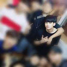 Özellikle yazın güzel havalarda atlet giymeyi çok sevdiğini söyledi. Astro2ndwin Snibnoom Eunwoo S Little Brother Donghwi