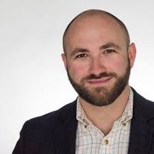 Elizabeth Pinney's Instagram, Twitter & Facebook