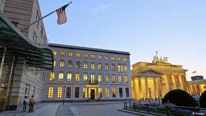 Die rätselhaften erkrankungen, die amerikanische regierungsbeamte zuerst in kuba und china heimsuchten, scheinen sich über. Us Officials In Germany Reportedly Suffer Havana Syndrome Symptoms News Dw 18 08 2021