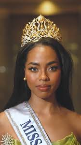 A head-turner once she walks into the room! 🤩WATCH as Miss Universe  Philippines 2022 @celeste_cortesi practices her camminare for the upcoming  Miss Universe competition.#celestecortesi #missuniversephilippines2022  #muph2022 #missuniverse #beautyqueen ...