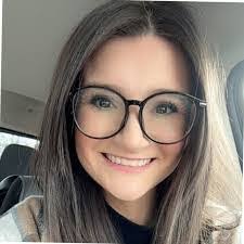 Ashley Dingler's Instagram, Twitter & Facebook