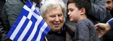 Ο σπουδαίος έλληνας μουσικοσυνθέτης γεννήθηκε στις 29 ιουλίου 1925 στη χίο από πατέρα κρητικό και μητέρα . Tqb9z6fodmmaym
