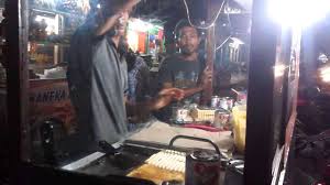 Toaster banyak digunakan untuk membuat sajian roti panggang yang digunakan untuk pelengkap sarapan, umunya alat ini banyak digunakan di hotel, restaurant dan lokasi komersil lainnya. Pembuatan Roti Bakar Bandung Banda Aceh Youtube