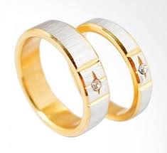 Model cincin emas tunangan gambar cincin batu sapphire safir emas kadar 750 berat 6gram 18k gold swarovski harga murah dan terbaru di lapak pusatperhiasan com bukalapak. Hey Ladies Ini 10 Model Cincin Emas Wanita Terbaik