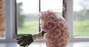Summer gift box made with the finest flowers. Pin On Wedding Flower Bouquets