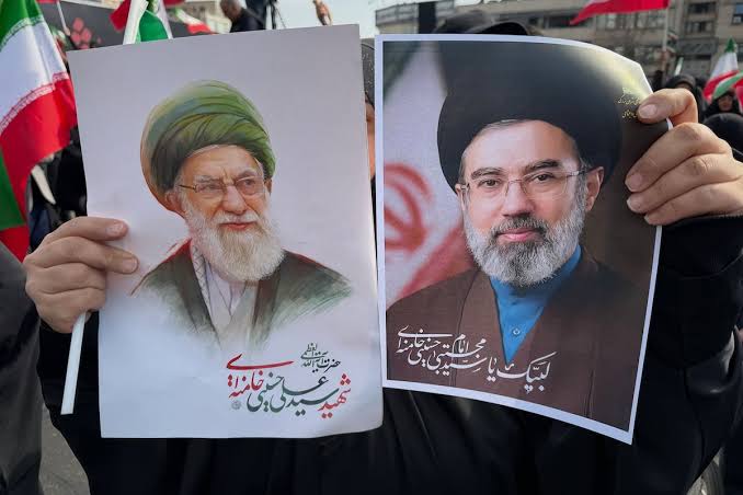 Mojtaba Khamenei, a supreme leader under death threats and little hope of change | International | EL PA�S English