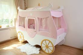 Ein sehr schönes bett für kleine oder große prinzessinnen. Kinderbett Kutsche Prinzessin Bei Oli Niki Online Bestellen