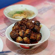 Saat itu dirinya menjual bakso dengan kuah menggunakan gerobak dorong di sekitar situbondo. 4 Bakso Bakar Di Malang Ini Cita Rasanya Bikin Ketagihan Sudah Coba Yang Mana