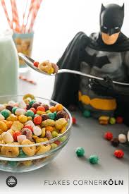 In Deutschlands Erstem Cornflakes Cafe Flakes Corner In Koln Gibt Es 120 Nationale Und Internationale Cornflakes Und Muslisorten Zu Cornflakes Verfuhrung Cafe