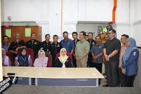 Download as pdf, txt or read online from scribd. Lawatan Ketua Pengarah Perkhidmatan Awam Kppa Ke Pejabat Daerah Dan Tanah Larut Matang Dan Selama Pdt Taiping E Tanah Perak