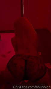 Watch online Alli aka Ahunnidd OnlyFans - All natural on X-video