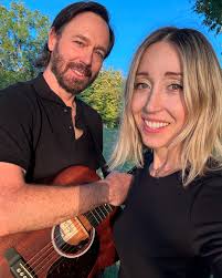 I loved last year. Above the noise, there were so many great moments to  create and connect. Yes! The third frame is the next single (and dance?)  with @anyamarina — coming out