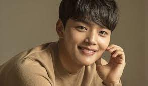 Сон дон иль, ким хи вон и ё чжин гу в новом шоу. K Talk Kim Min Jae And Yeo Jin Goo Really Look Similar Facebook