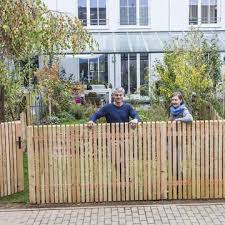 Staketenzaun Aufstellen So Gelingt S Zaun Garten Vorgarten Zaun Ideen Gartengestaltung