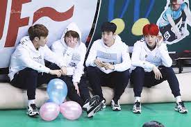 Ini lho beberapa potret bukti gaya kece para anggota geng 97 line yakni jungkook bts, jaehyun nct, eun woo astro dan mingyu seventeen. Seventeen Mingyu Seokmin The8 Bts Jungkook In This Moment Mingyu Bangtan Boys