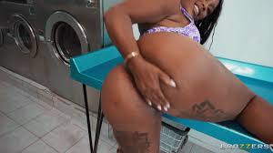 Wash Em, Dry Em, Fuck Em photo set - OK.PORN