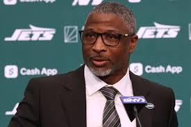 Aaron Glenn 'absolutely' has a response to Aaron Rodgers' Pat McAfee attack 