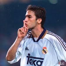 Real madrid club de fútbol is a professional association football club based in madrid, spain, that plays in la liga. A Cesspit Of Lies Treachery And Whispers How Real Madrid S Dressing Room Transitioned From Ferrari Boys To Galacticos Breaking The Lines