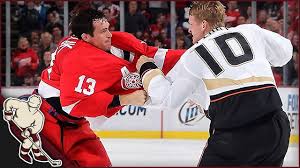 Bir oyuncu aynı oyunda bir gol , bir asist ve bir kavga topladığında gerçekleştirilir. Nhl Gordie Howe Hat Tricks Youtube