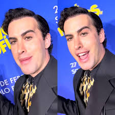 RobertoCarlo causa controversia en redes con nuevo look 🫨📸