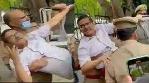 He has served as a superintendent of police (sp) in ten districts of uttar pradesh. Zcizigtbkdwhtm