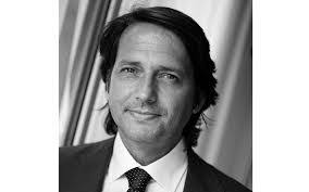 Antonio Vila's Instagram, Twitter & Facebook