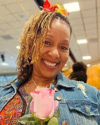 Lisa Hunn's Instagram, Twitter & Facebook