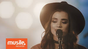 Aprenda a tocar a cifra de minha morada (isadora pompeo) no cifra club. Isadora Pompeo Preciso Entender Listen On Online Radio Box