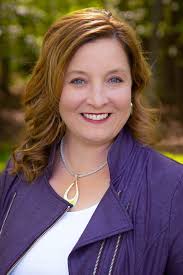 Vikki Lee Bauer, Broker