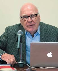 Salvador Vega y León, miembro de la mesa directiva de la IAU