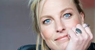 Zijn vrouw, auteur eva posthuma de boer, vond dat zo weerzinwekkend dat ze hem maandenlang nauwelijks aanraakte. Eva Posthuma De Boer Komt In Sas Van Gent Zeeland Geboekt Pzc Nl