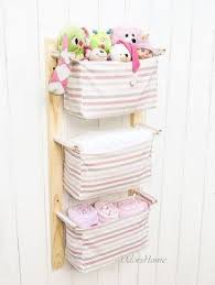 Diese Wunderschone Kinderzimmer Aufbewahrung Hangeaufbewahrung Ist Ideal Um In Der Nahe Der Wickel Storage Kids Room Nursery Storage Baskets Baby Room Storage