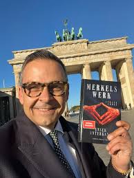 📕 Heute in Berlin: Die Präsentation meines neuen Bestsellers Merkels Werk!  Eine schonungslose Abrechnung mit der Kanzlerin des Untergangs, der  Spaltung und der politischen Verantwortungslosigkeit. 🇩🇪🔥 Die Wahrheit  lässt sich nicht länger