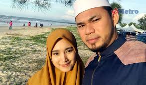 Semua video yang saya muat naik disini telah dikurangkan mutunya. Dugaan Ustaz Popular