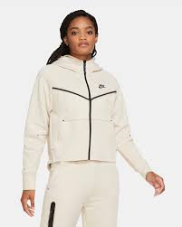 Nike sportswear , crew , sweatshirt. Sweat A Capuche Entierement Zippe Nike Sportswear Tech Fleece Windrunner Pour Femme Nike Be