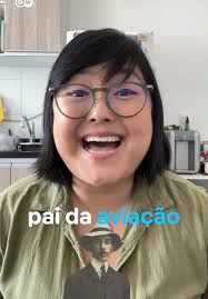 Quem de fato inventou o #avião? A invenção do avião gerou debates entre  brasileiros e americanos. Enquanto os irmãos Wright foram os primeiros a  fazer uma máquina voar em 1903, #SantosDumont é ...
