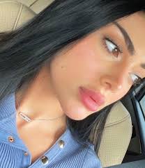 Pin di 𝕙𝕒𝕟𝕟𝕒𝕙 su my girl