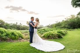 Carla landry, 31, national sales manager, and jeffrey knowlton, 33, account executive what: Can T Help Falling In Love Anna George S Maui Wedding