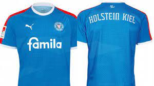 Und holstein kiel mischt so richtig kräftig mit an der spitze. Die Trikots Der Zweitligisten Fur Die Saison 2019 20 2 Bundesliga Bildergalerie Kicker