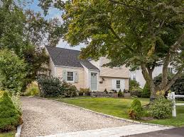 9 Patton Dr, Darien, CT 06820