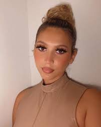 Amber Valentin (@_ambervalentin) • Instagram photos and videos