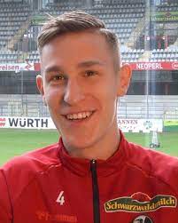 Game log, goals, assists, played minutes, completed passes and shots. Sc Freiburg Schnellfragerunde Mit Nico Schlotterbeck Facebook