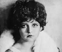 Tragic Facts About Clara Bow, Hollywood's First “It” Girl