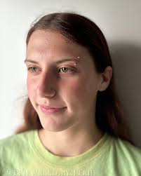 I have been performing so many facial piercings lately and I am loving the  switch-up! Another fun septum for an absolutely vibrant client. Sometimes a  client will bring in an energy that