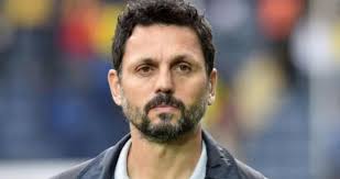 Es werden unter anderem die trainerstationen und seine stationen als spieler aufgelistet. Erol Bulut Kimdir Erol Bulut Kac Yasinda Nereli Spor Haberleri