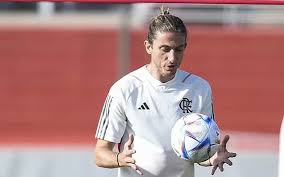 Alerta de Zico para Filipe Luís: problema antigo do Flamengo voltou a surgir.