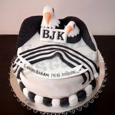 Besiktas En Guzel Dogum Gunu Pasta Resimleri Bu Yazimizda Sizlere Besiktaslilara Ozel Dogum Birthday Cake Cake Desserts