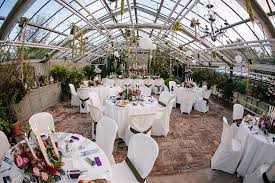 Alte Gaertnerei Hochzeit In Einer Traumlocation In Fotograf In Munchen Gewachshaus Hochzeit Hochzeit Draussen Hochzeitlocations