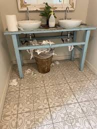 Guests staying at the hideaway the retreat enjoy an indoor pool, free wifi in public areas, and barbecue grills. Bathrooms Were Dirty And Needed Attention Picture Of The Hideaway Retreat Navarre Tripadvisor
